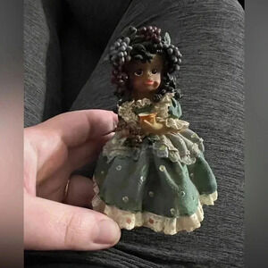 EUC Black Afro American  Ceramic Girl With Grapes Fingerine Beautiful Decor